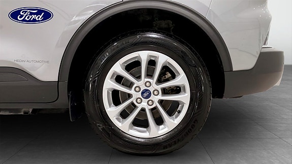 Ford Kuga 9 of 13