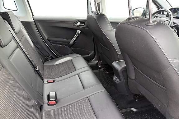 Peugeot 2008 23 of 28