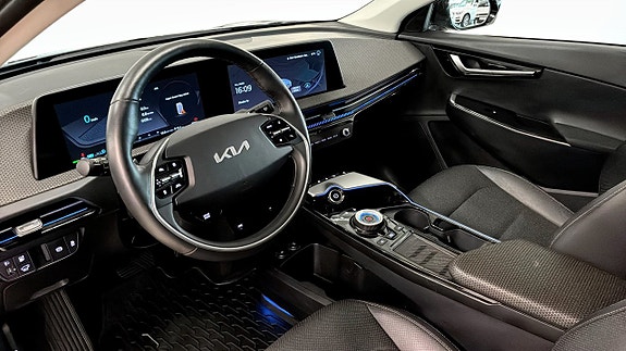 Kia EV6 8 of 17
