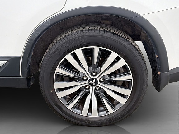 Mitsubishi Outlander 30 of 30