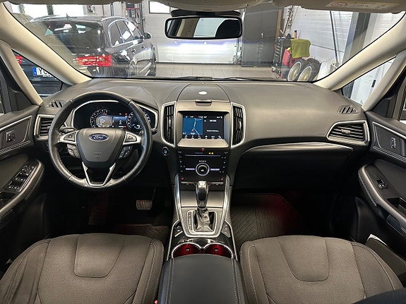 Ford S-MAX 11 of 30