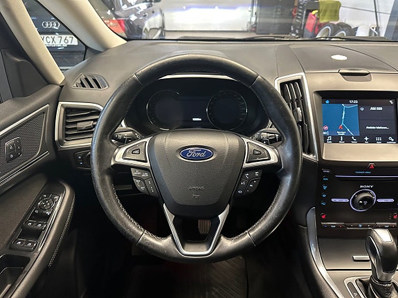 Ford S-MAX 22 of 30