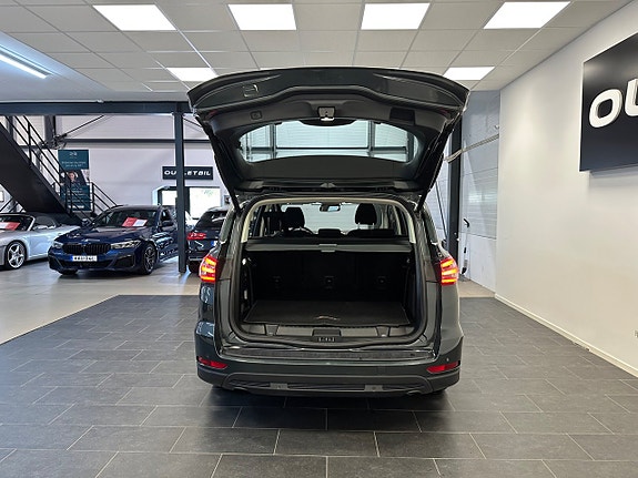 Ford S-MAX 8 of 30