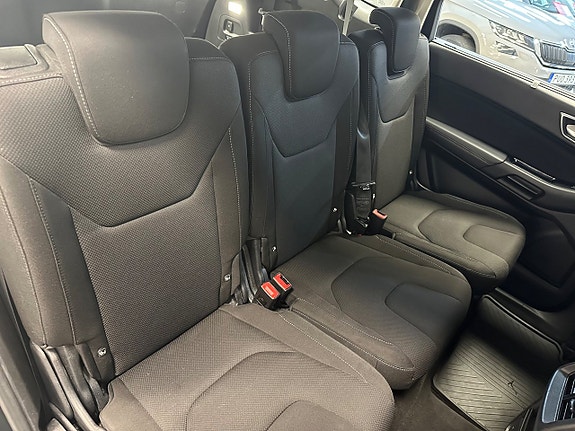 Ford S-MAX 19 of 30