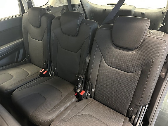 Ford S-MAX 18 of 30