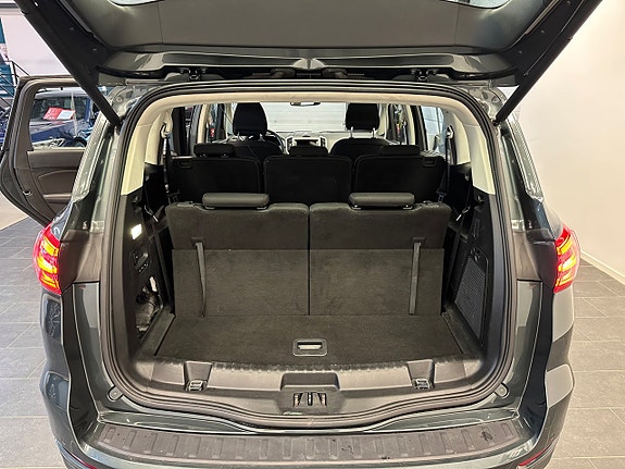 Ford S-MAX 9 of 30