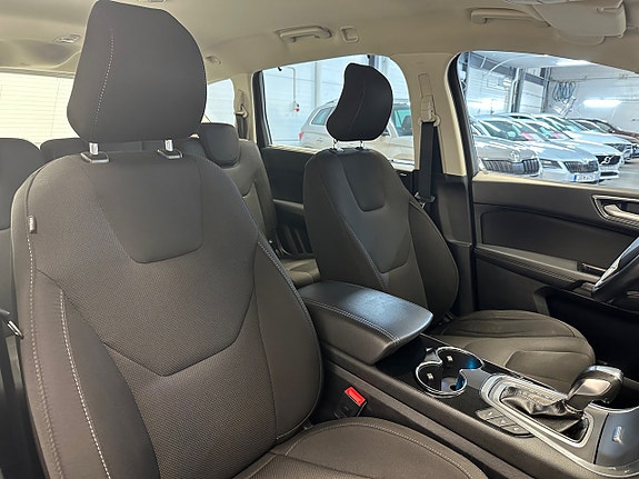 Ford S-MAX 15 of 30