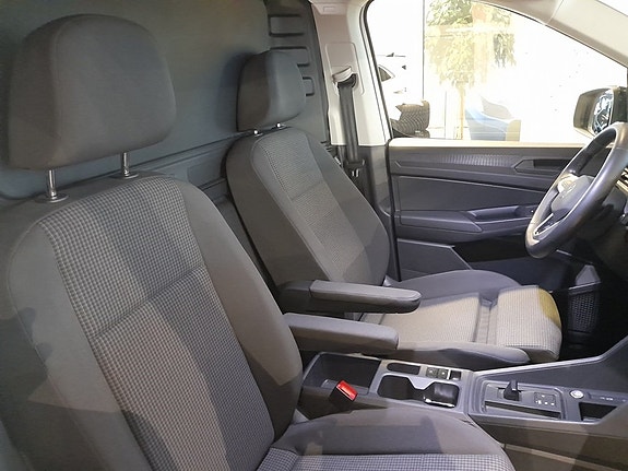 Volkswagen Caddy Maxi 8 of 13
