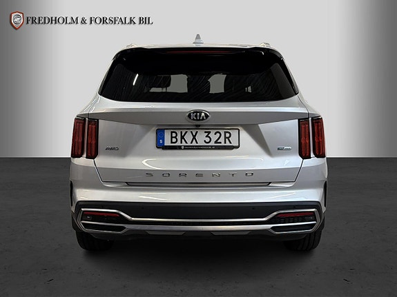 Kia Sorento 4 of 30