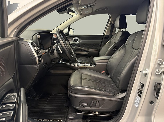 Kia Sorento 8 of 30