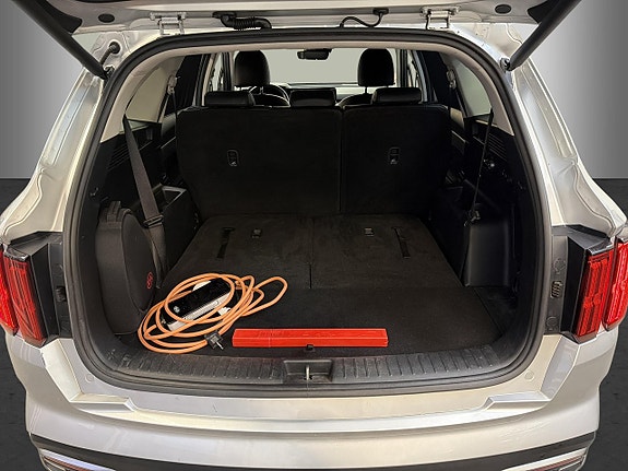 Kia Sorento 16 of 30