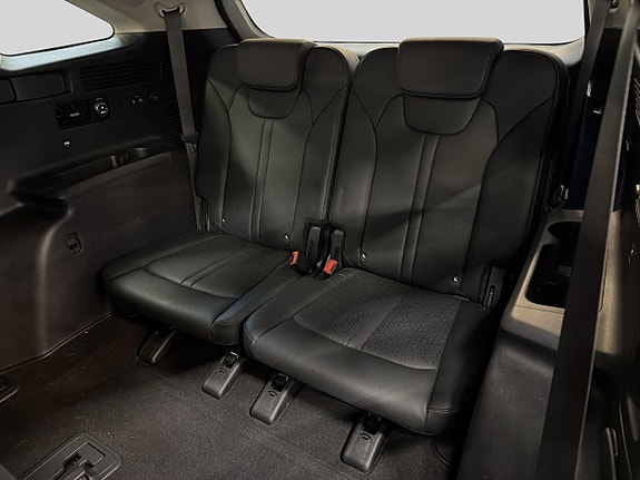 Kia Sorento 12 of 30