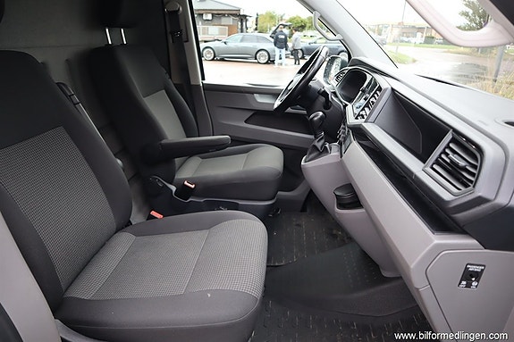 Volkswagen Transporter 12 of 18