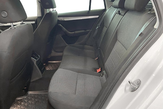 Skoda Octavia 16 of 22