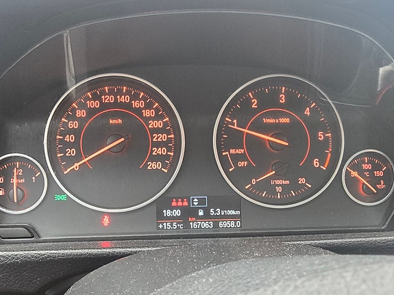 BMW 318d 3 of 5