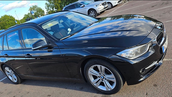 BMW 318d 2 of 5