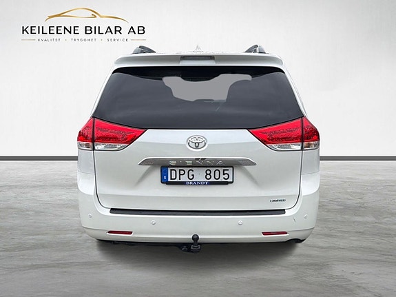 Toyota Sienna 6 of 30