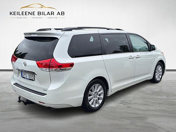Toyota Sienna 8 of 30