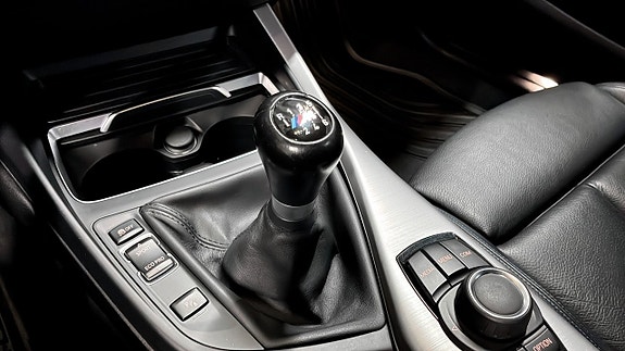 BMW 118i 13 of 15