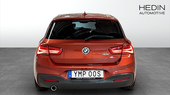 BMW 118i 7 of 15