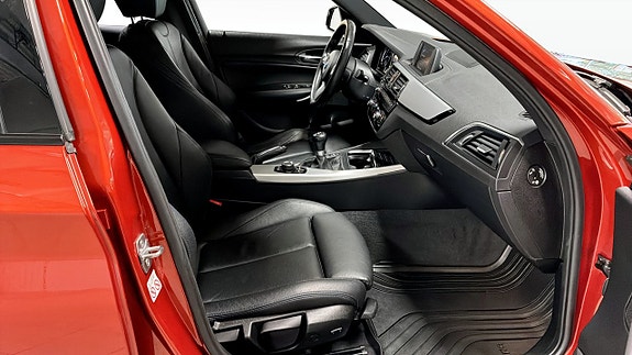 BMW 118i 3 of 15