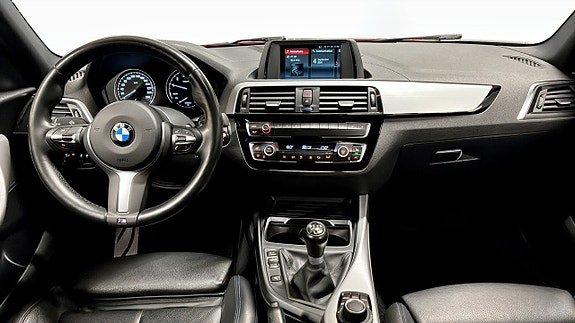 BMW 118i 4 of 15