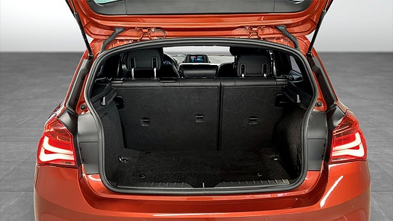 BMW 118i 10 of 15