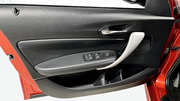 BMW 118i 11 of 15