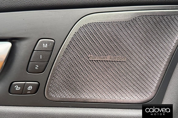 Volvo XC60 14 of 17