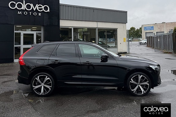 Volvo XC60 2 of 17