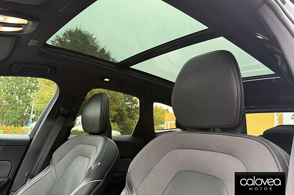 Volvo XC60 13 of 17