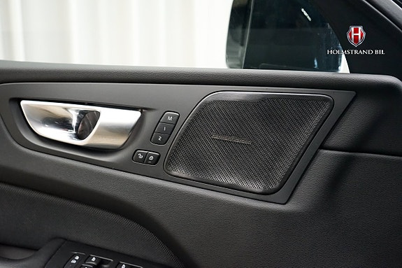 Volvo XC60 11 of 27
