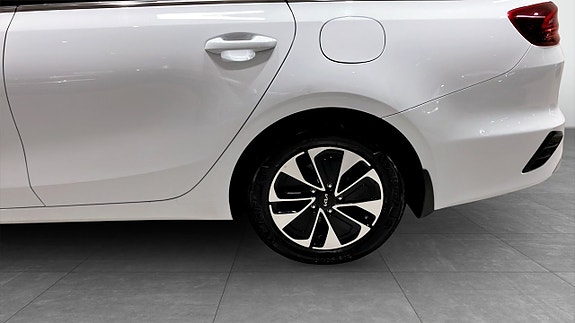 Kia Ceed 6 of 12