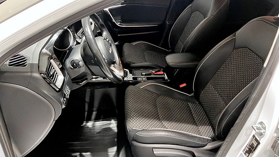 Kia Ceed 8 of 12