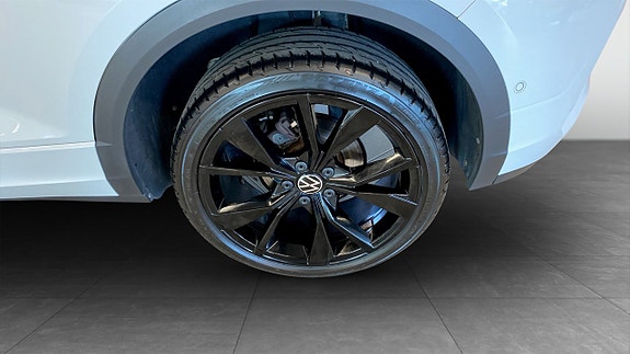 Volkswagen T-Roc 6 of 15