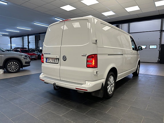 Volkswagen Transporter 12 of 26