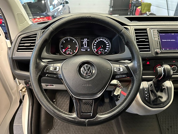 Volkswagen Transporter 13 of 26