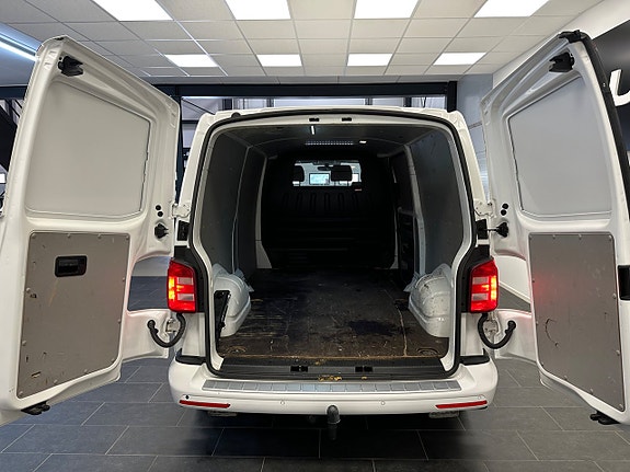 Volkswagen Transporter 8 of 26