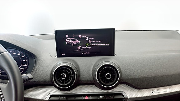 Audi Q2 9 of 12