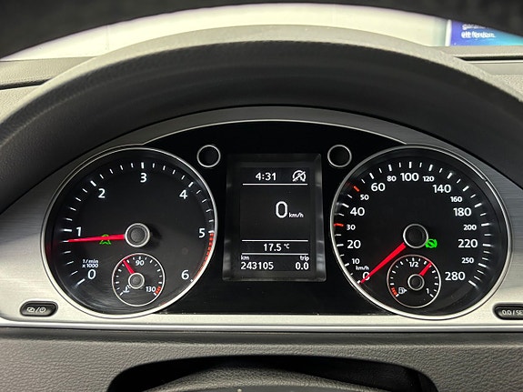 Volkswagen CC 19 of 26
