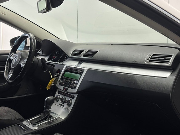 Volkswagen CC 25 of 26