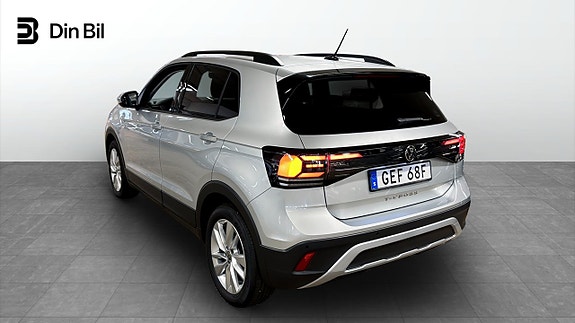 Volkswagen T-Cross 3 of 12