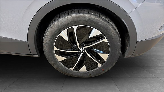 Volkswagen ID.4 6 of 13