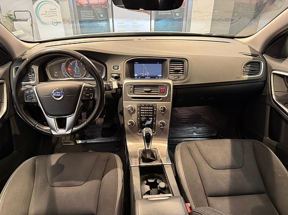 Volvo V60 9 of 28
