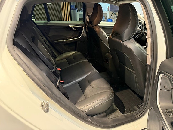 Volvo V60 19 of 28