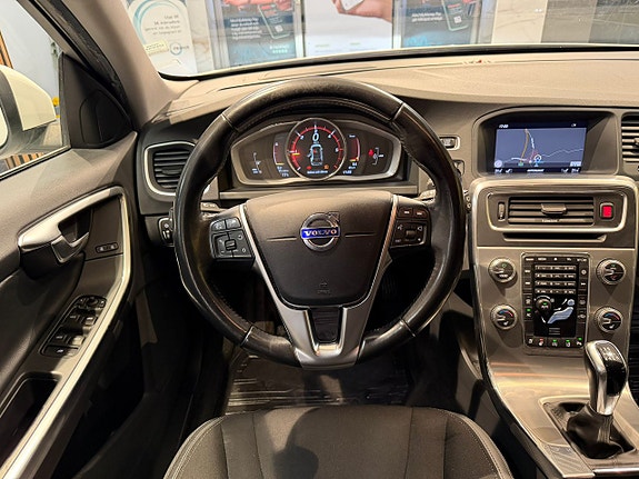 Volvo V60 11 of 28