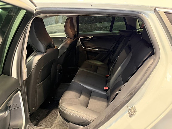 Volvo V60 18 of 28