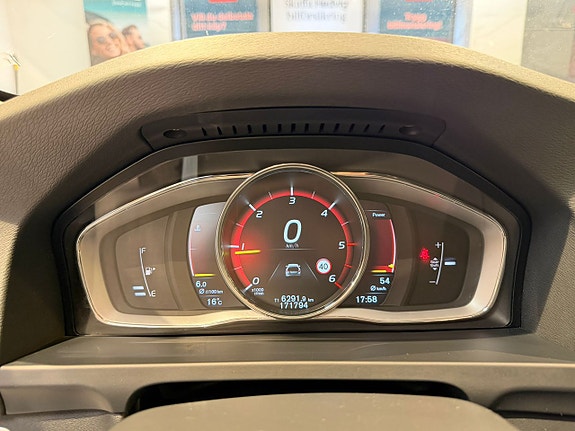Volvo V60 10 of 28
