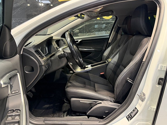 Volvo V60 16 of 28