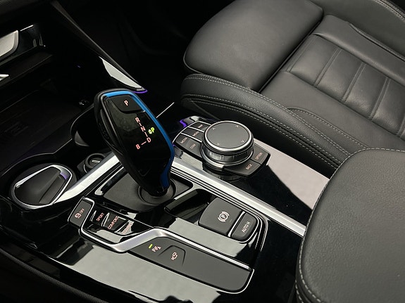 BMW iX3 28 of 30